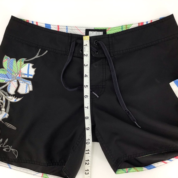 Oakley Black Shorts with Floral Logo design, 8 - Picture 12 of 15